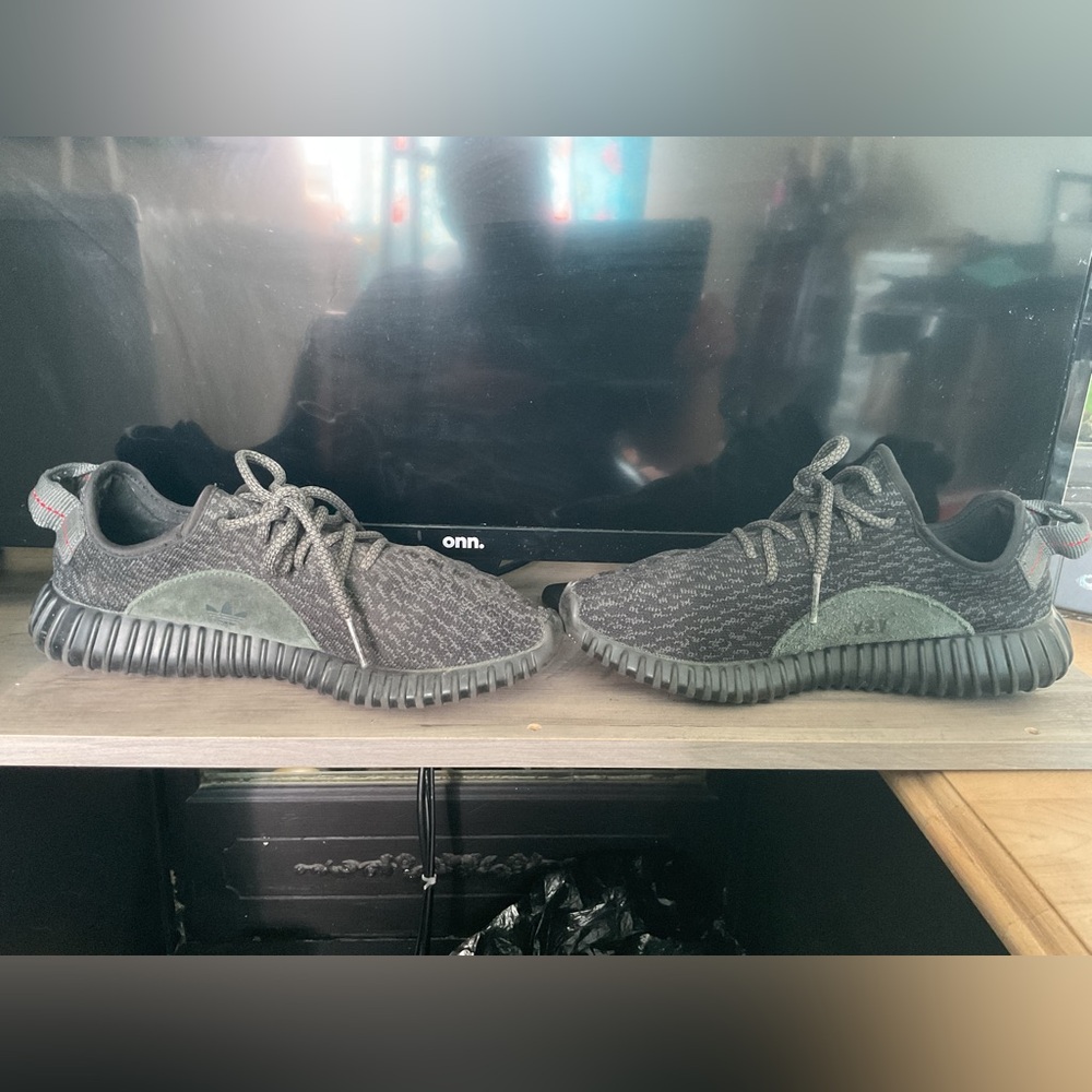 Adidas Yeezy Boost 350s - Picture 5 of 9